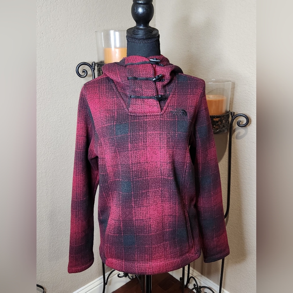 The NorthFace Crescent Red and Black Plaid Hoodie With Toggle Buttons. Size S